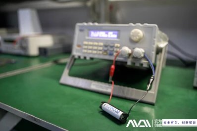 Analisis penyebab peningkatan rintangan dalaman dalam bateri litium semasa li...